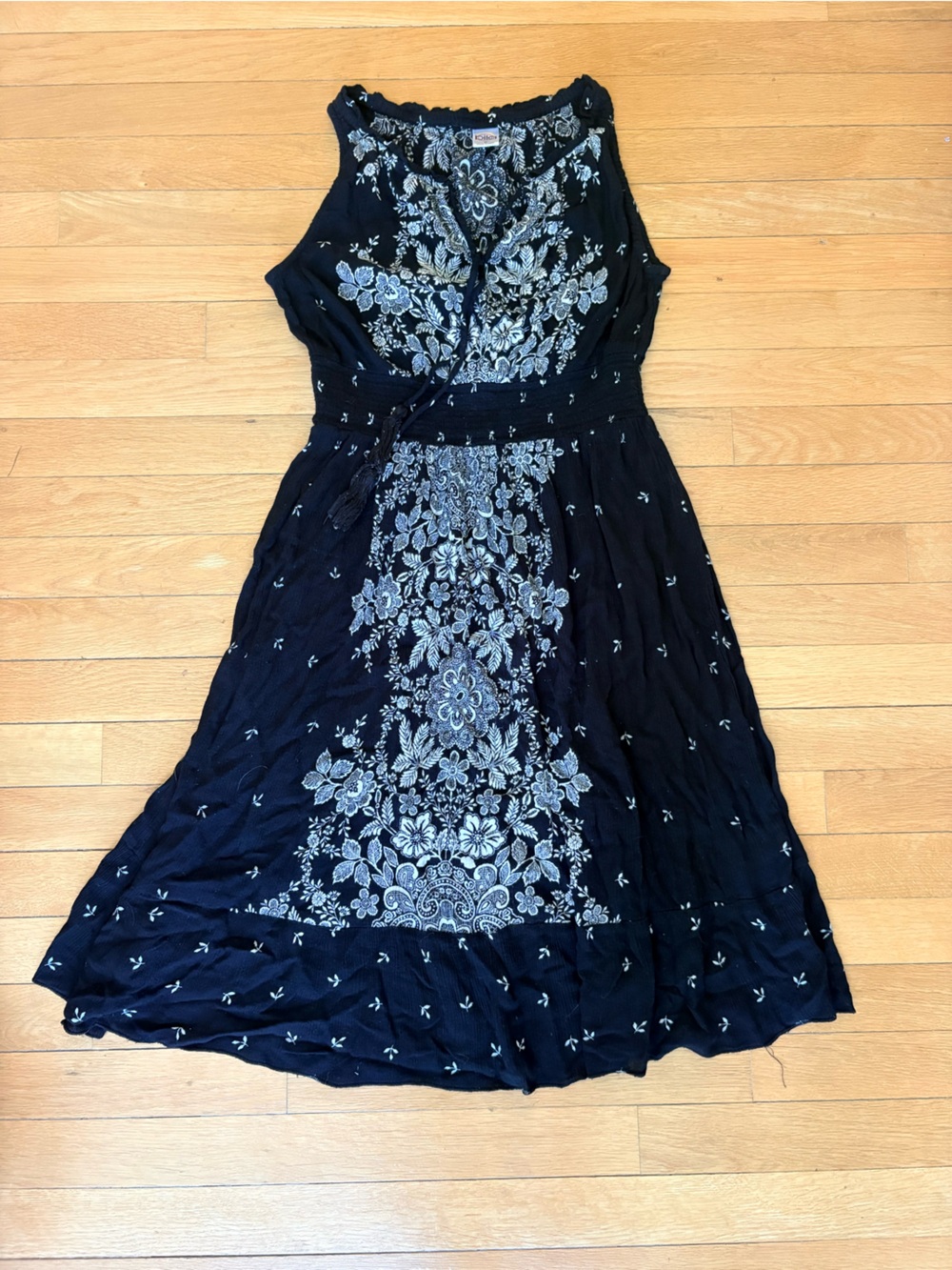 Bila Sleeveless Embroidered Floral Dress
